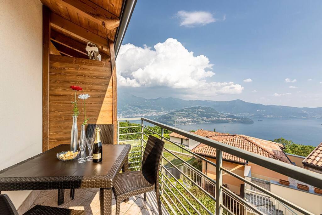 La Dolce Vita - Vista Lago E Piscina Parzanica Εξωτερικό φωτογραφία