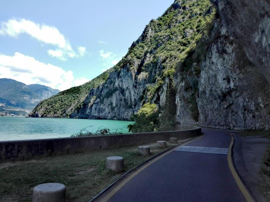 La Dolce Vita - Vista Lago E Piscina Parzanica Εξωτερικό φωτογραφία